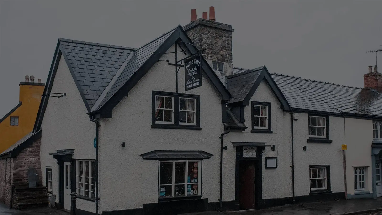 Exterior of The Three Tuns in Hay-on-Wye